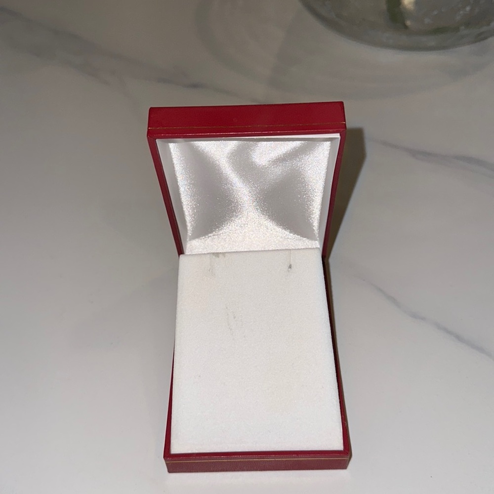 LARGE RED EARRING / CHAIN GIFT BOX JEWELRY GIFT BOX